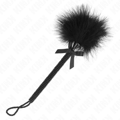 KINK VARINHA DE CORDA DE NYLON COM PENAS DE CoCEGAS E LAyO PRETO 25 CM